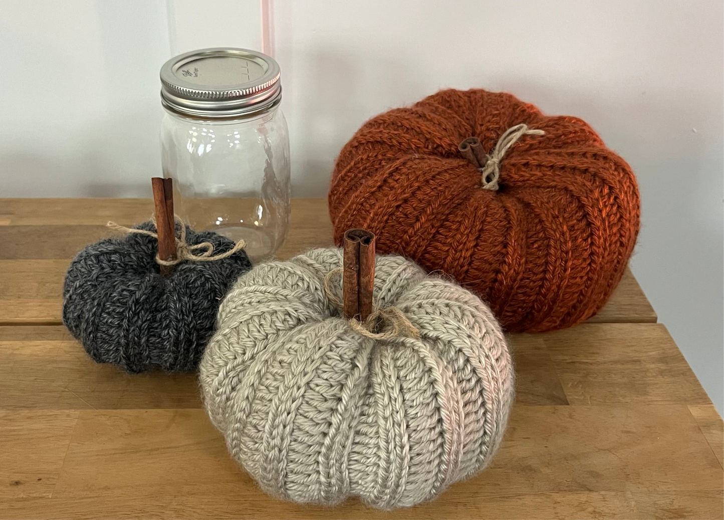 Triple pumpkin stack (solid)